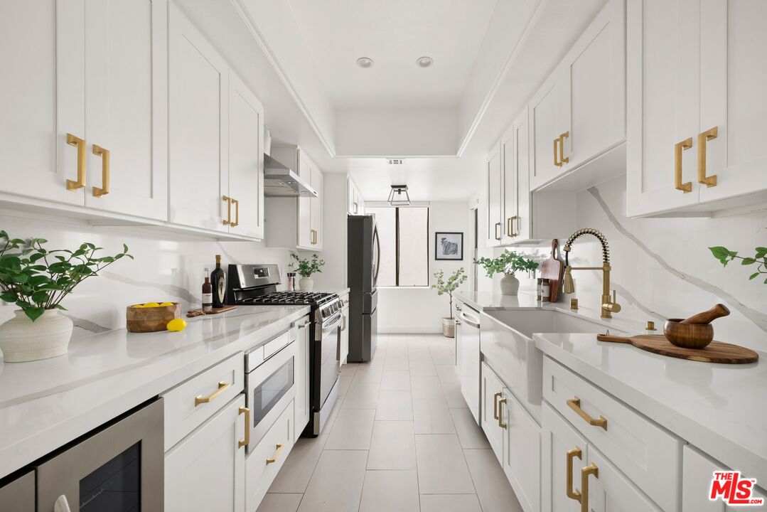 1630 S Bentley Ave Unit: 202