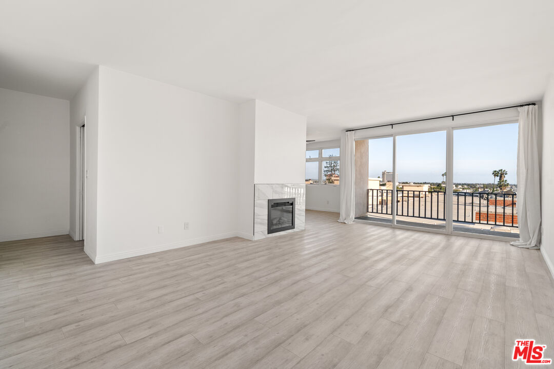 900 Euclid St Unit: 404