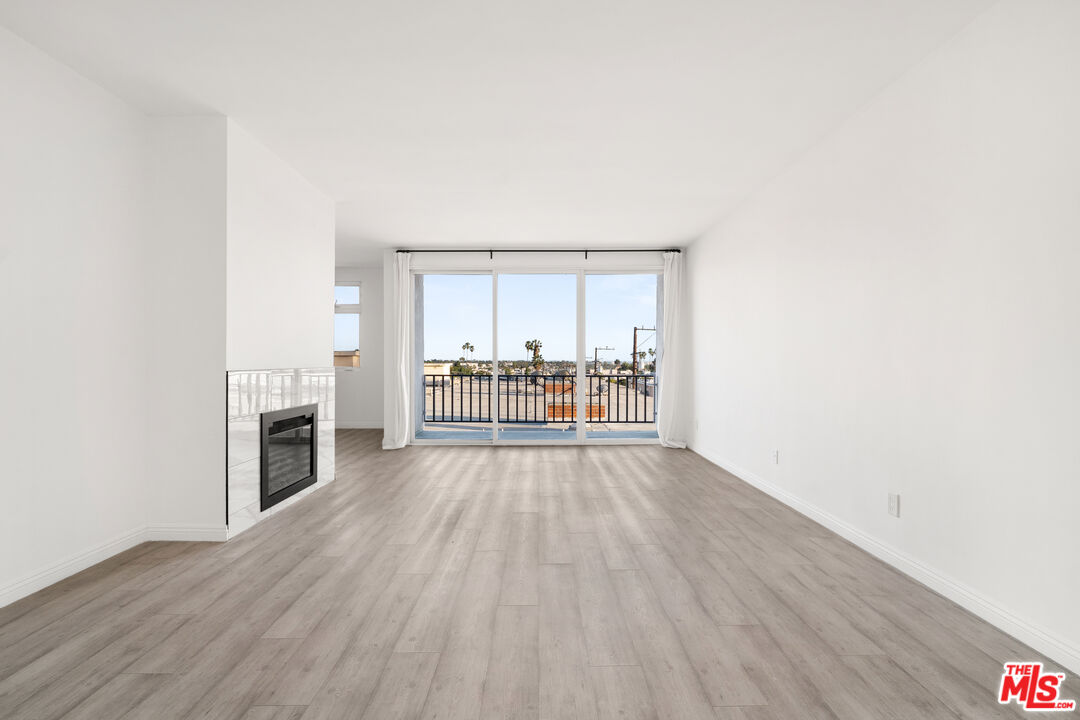 900 Euclid St Unit: 404