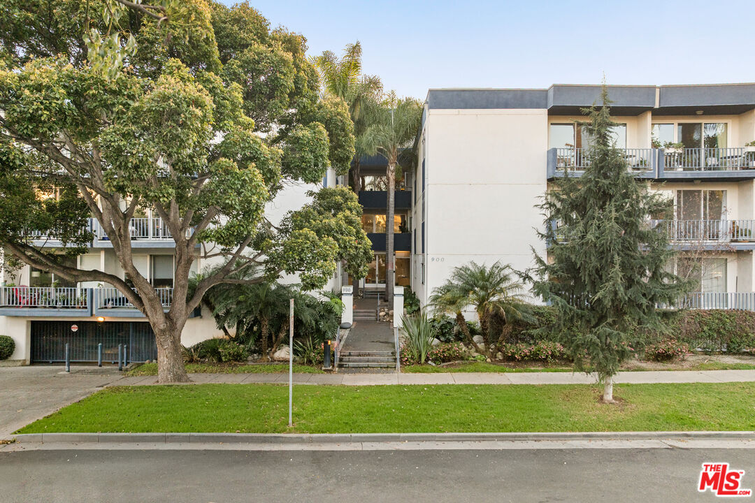 900 Euclid St Unit: 404