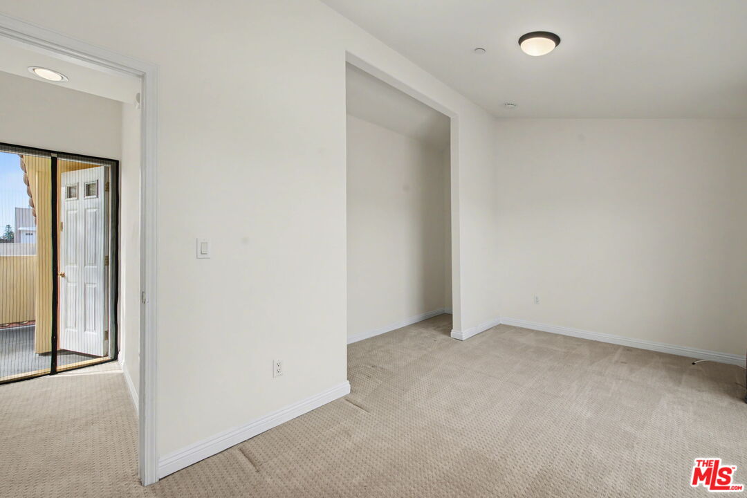 15027 Dickens St Unit: 1