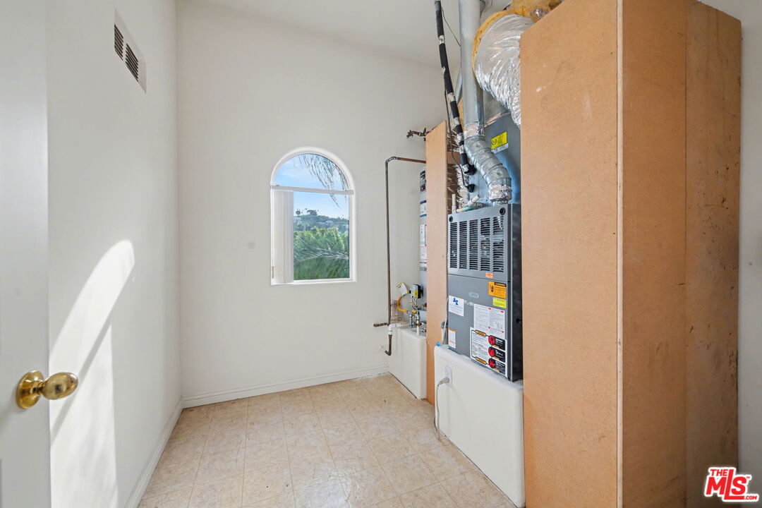 15027 Dickens St Unit: 1