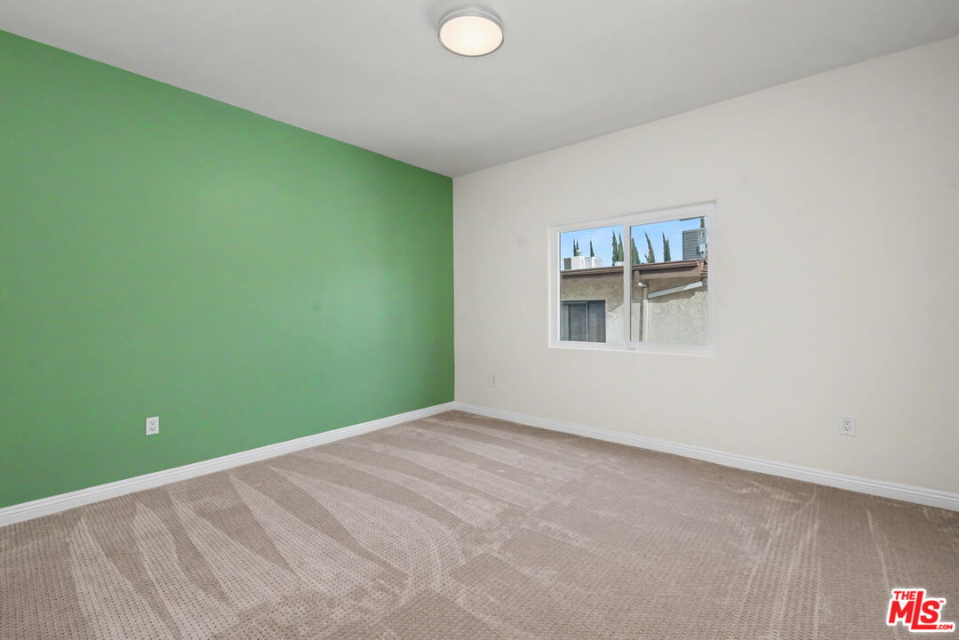 15027 Dickens St Unit: 1