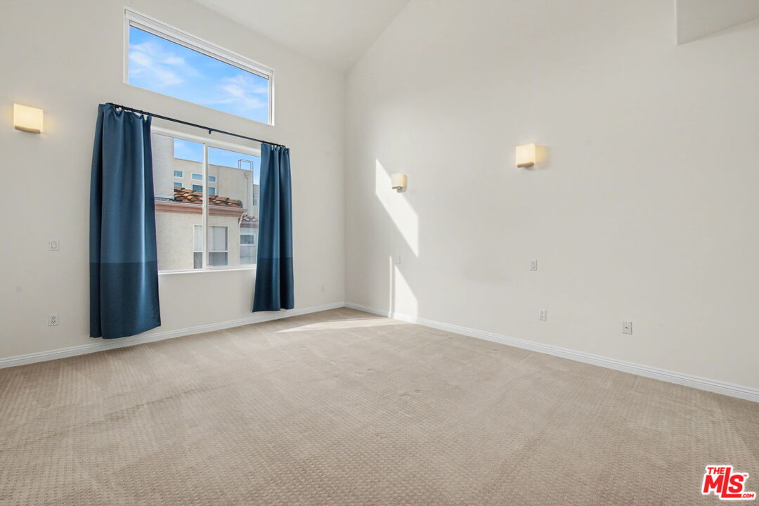 15027 Dickens St Unit: 1