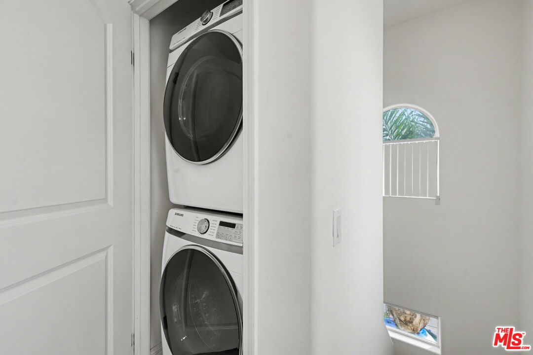 15027 Dickens St Unit: 1