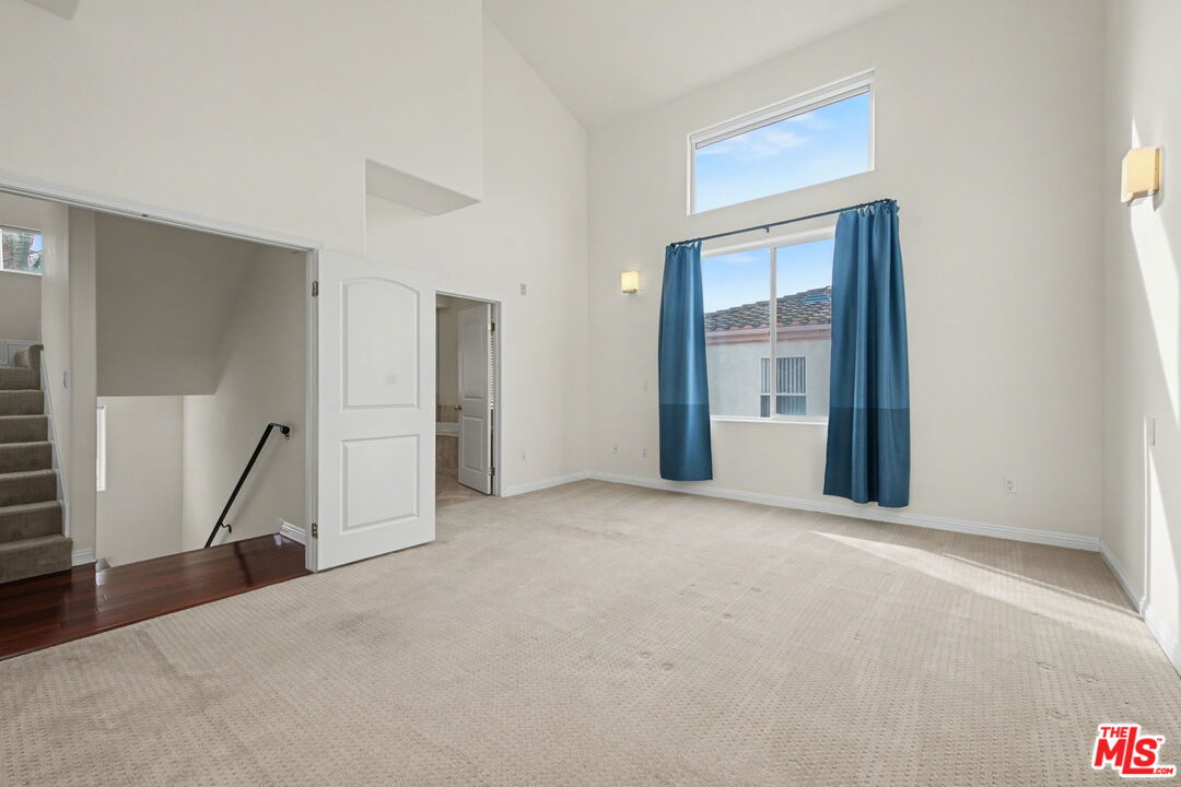 15027 Dickens St Unit: 1