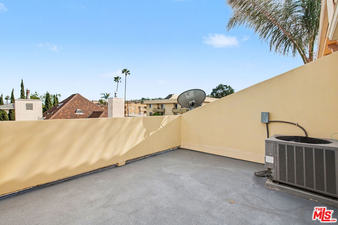 15027 Dickens St Unit: 1