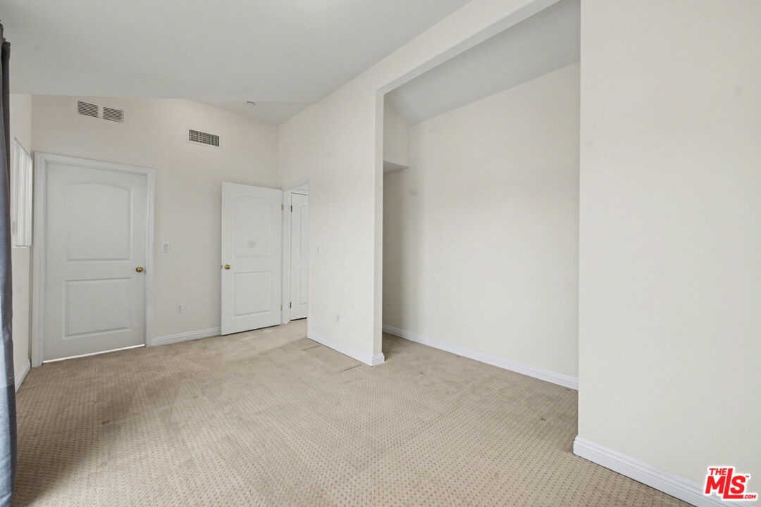 15027 Dickens St Unit: 1