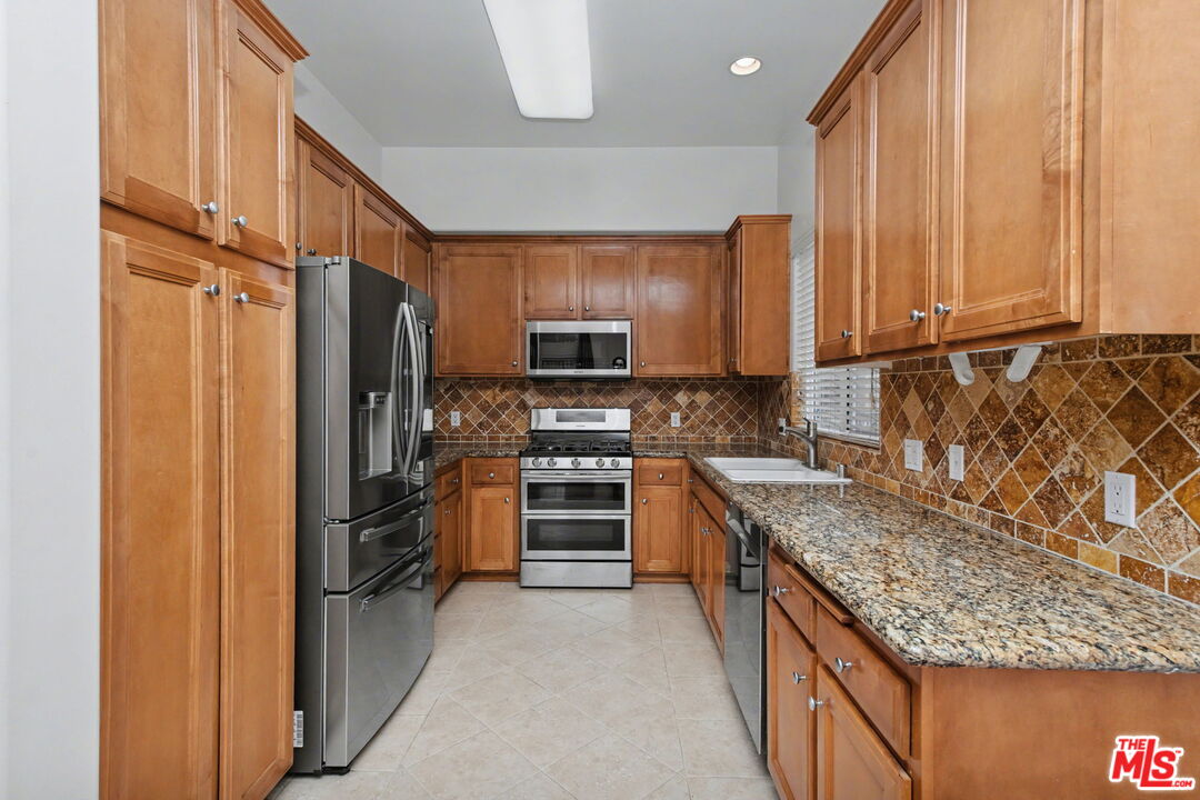 15027 Dickens St Unit: 1