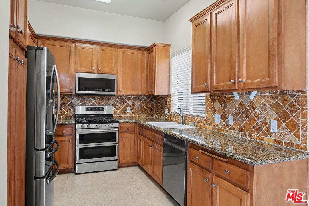 15027 Dickens St Unit: 1