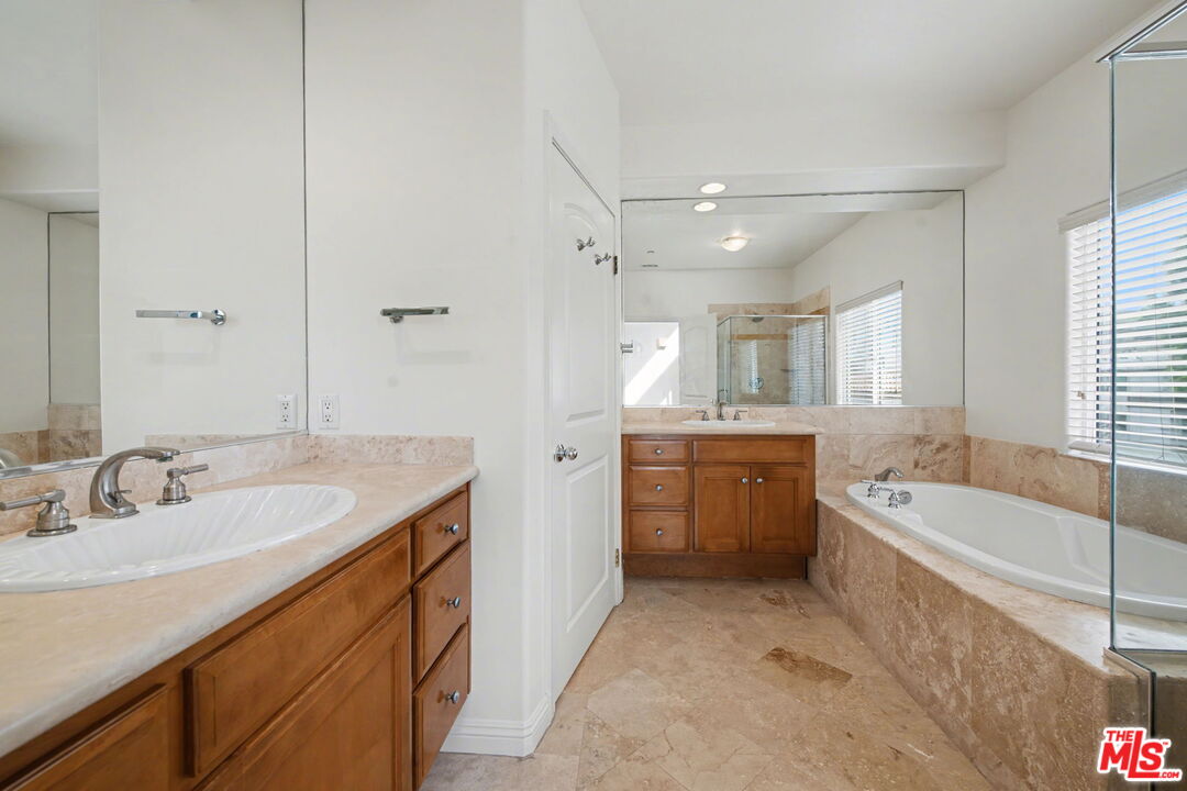 15027 Dickens St Unit: 1