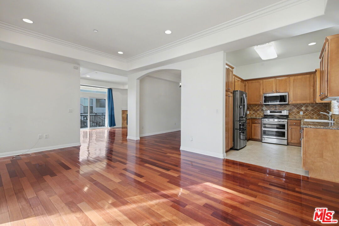 15027 Dickens St Unit: 1