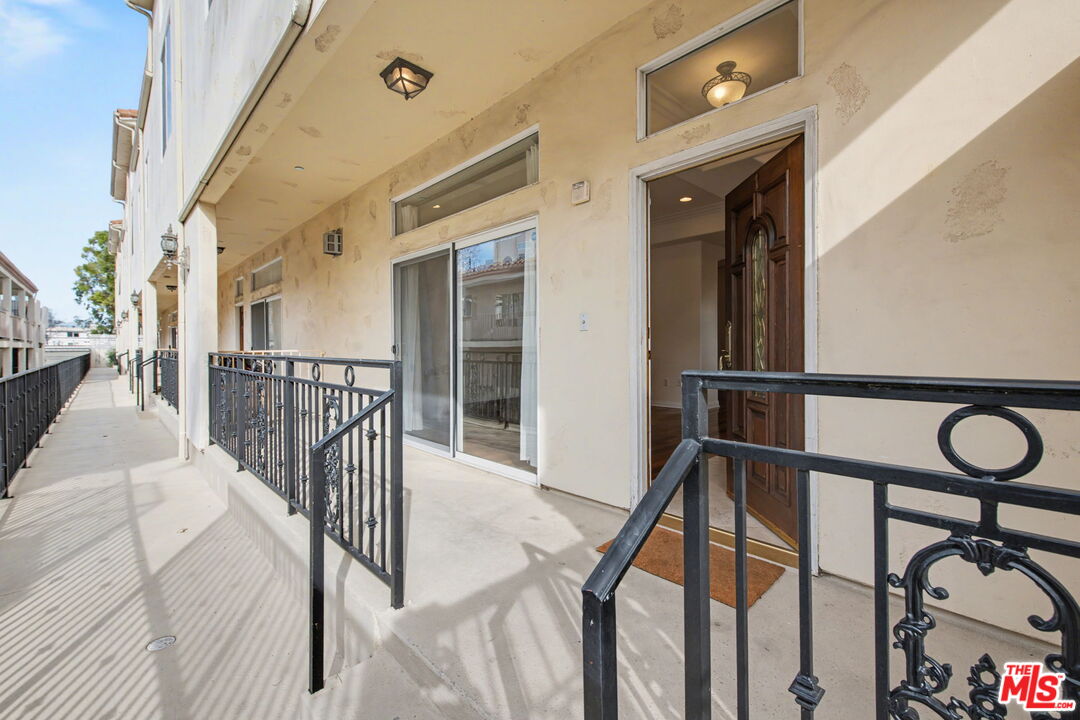 15027 Dickens St Unit: 1