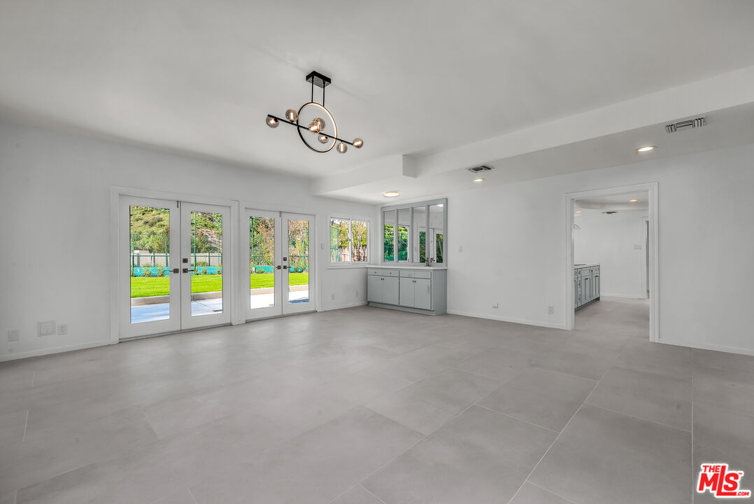 17606 Camino De Yatasto