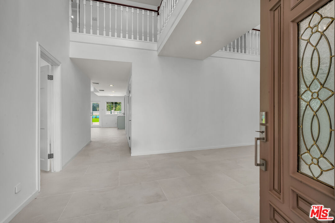 17606 Camino De Yatasto