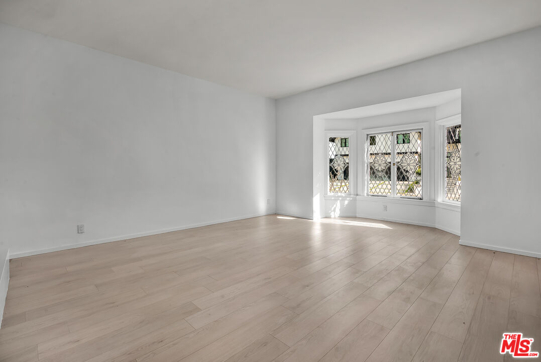 17606 Camino De Yatasto