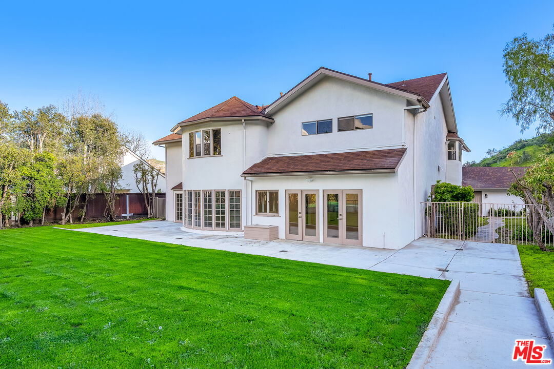 17606 Camino De Yatasto