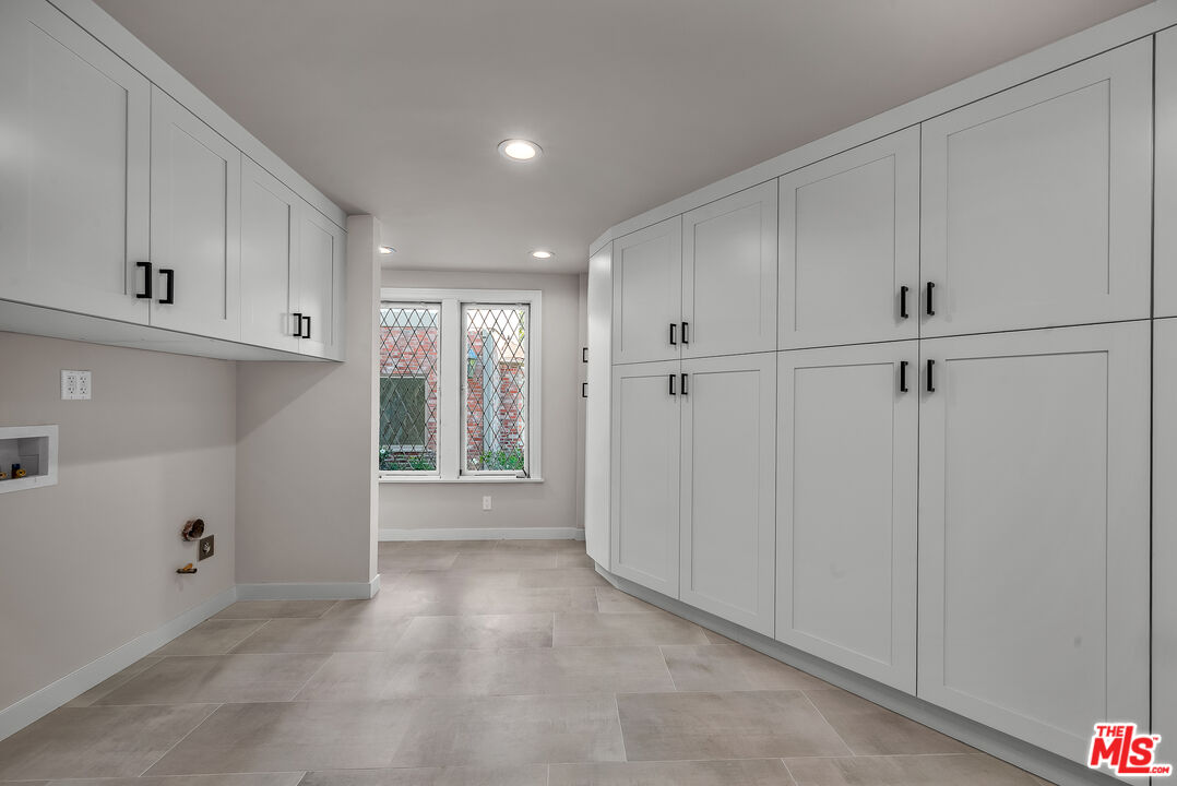 17606 Camino De Yatasto