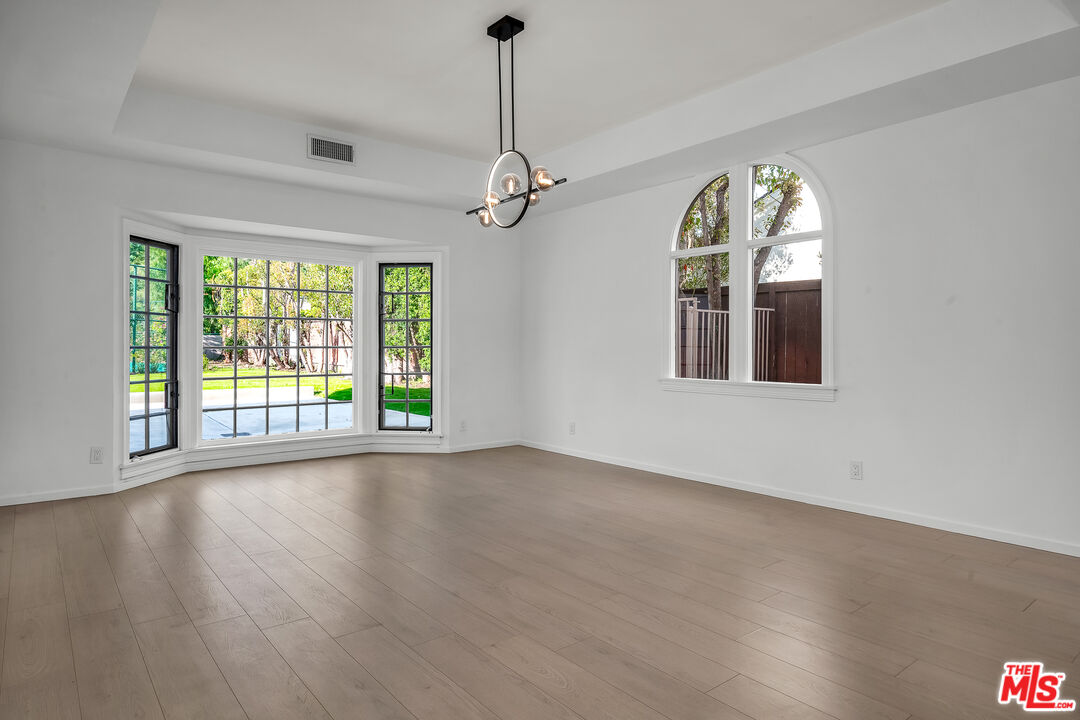 17606 Camino De Yatasto