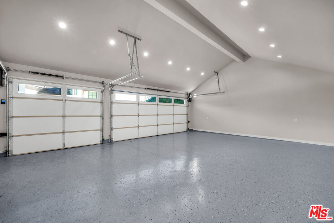 17606 Camino De Yatasto