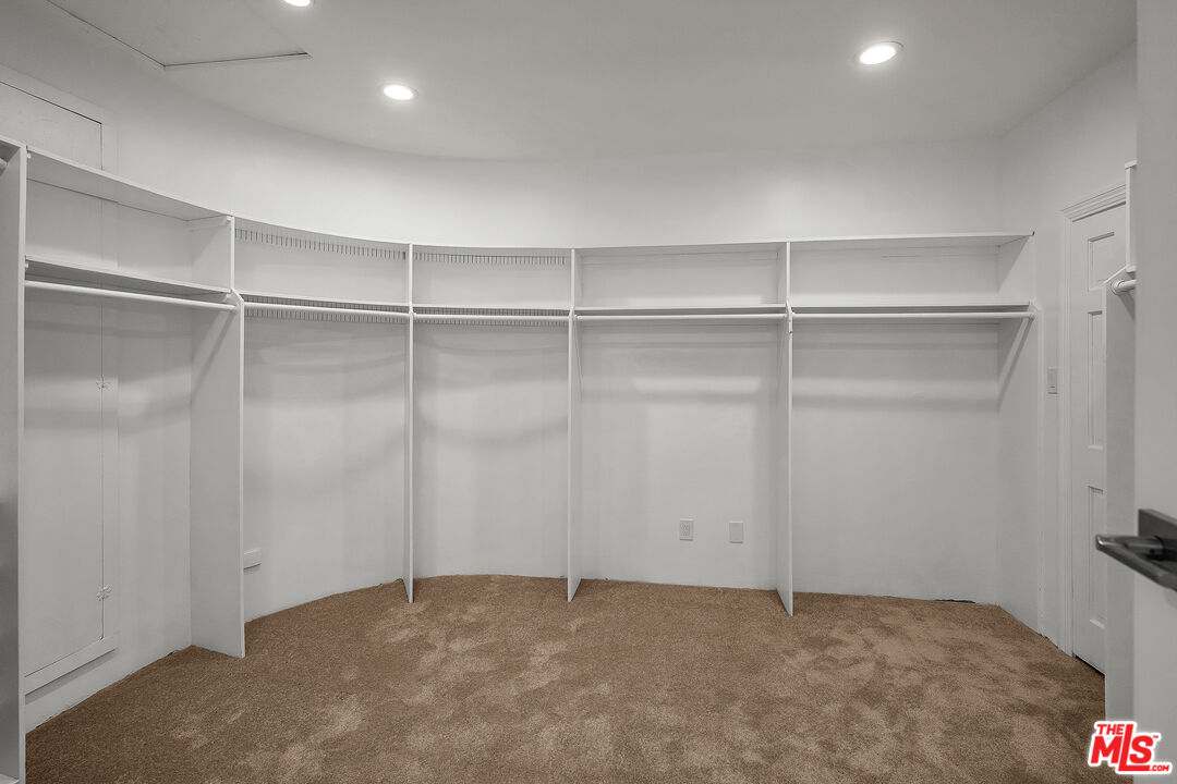 17606 Camino De Yatasto