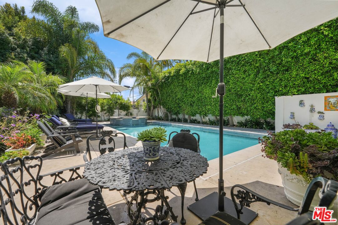 717 N Rodeo Dr