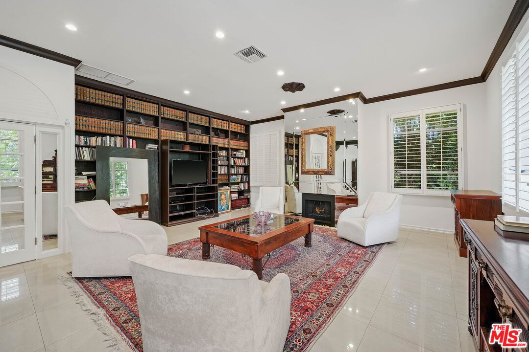 717 N Rodeo Dr