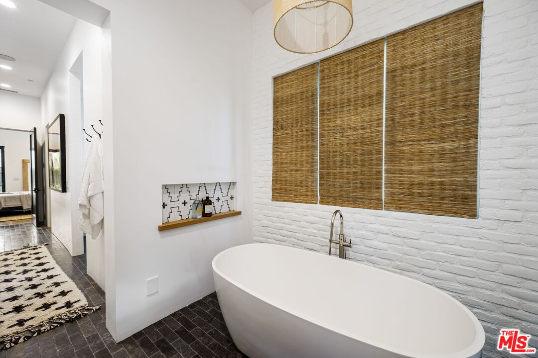 78101 San Timoteo St