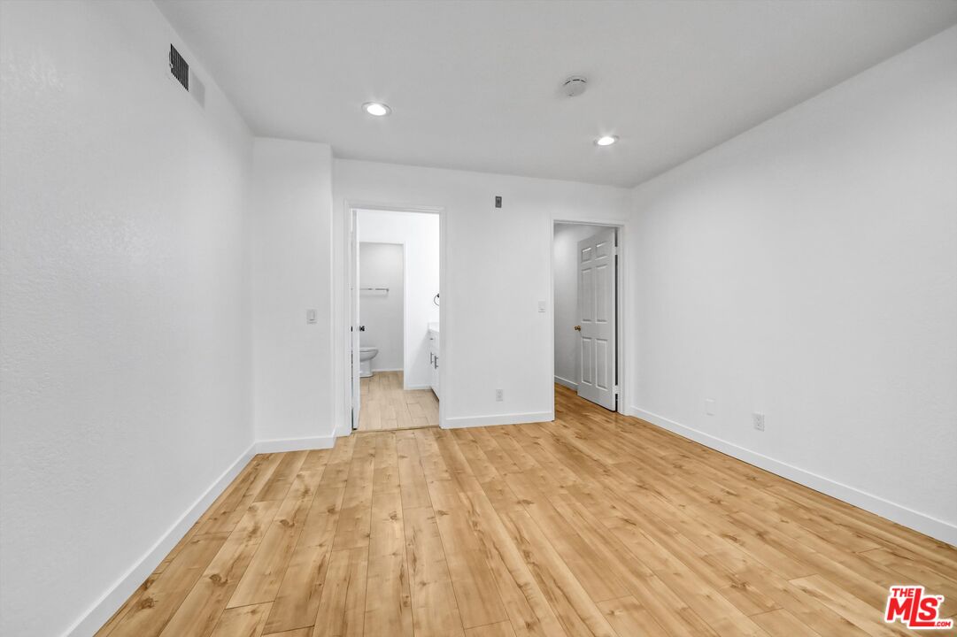 1355 N Sierra Bonita Ave Unit: 406