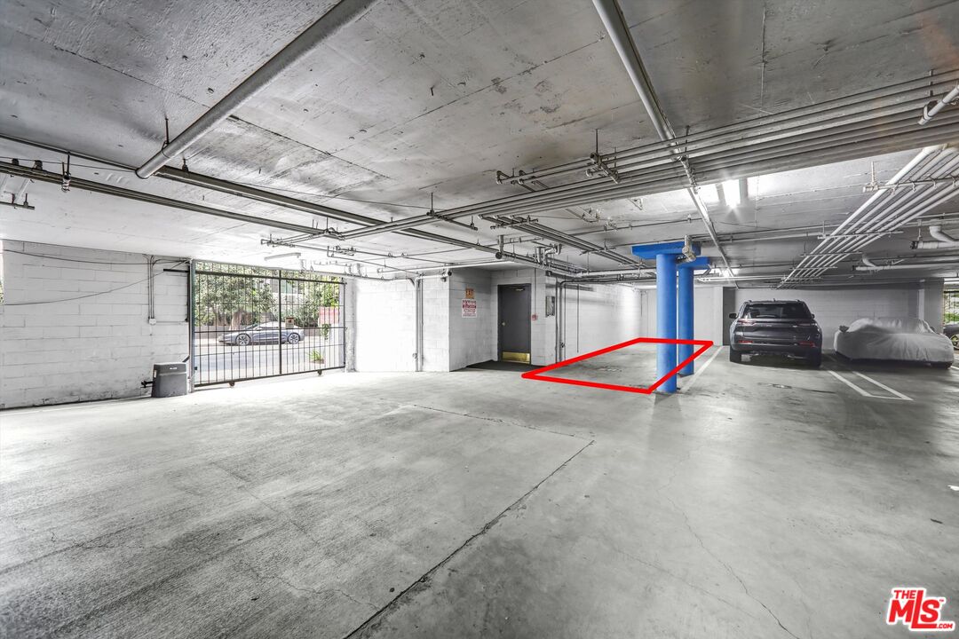 1355 N Sierra Bonita Ave Unit: 406