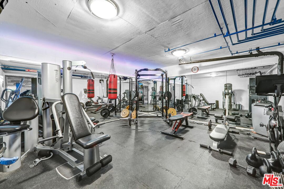 1355 N Sierra Bonita Ave Unit: 406