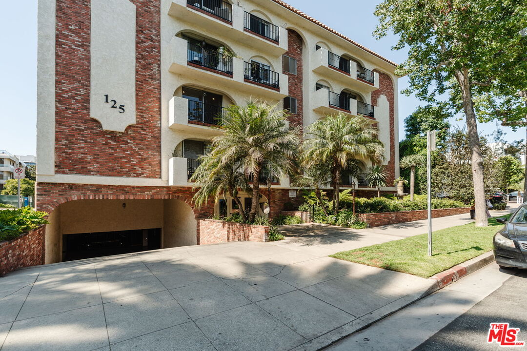 125 Montana Ave Unit: 404