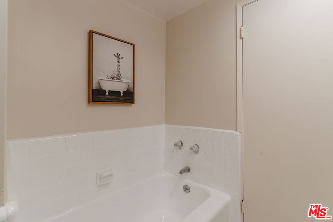 125 Montana Ave Unit: 404