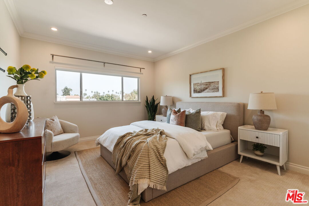 125 Montana Ave Unit: 404