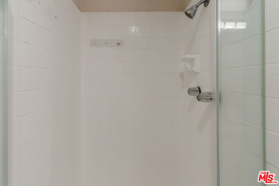 125 Montana Ave Unit: 404