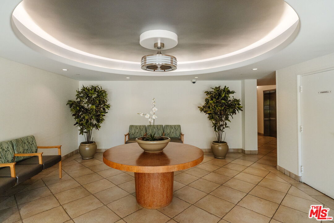 125 Montana Ave Unit: 404