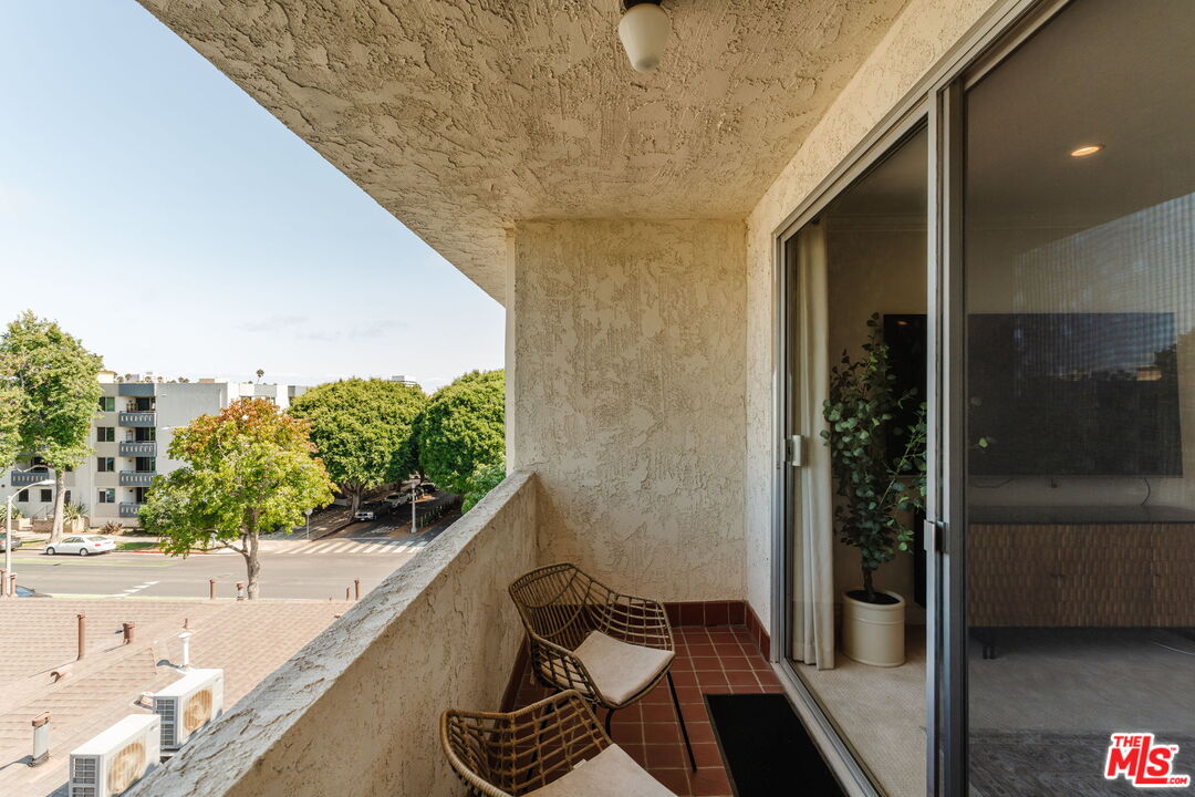 125 Montana Ave Unit: 404