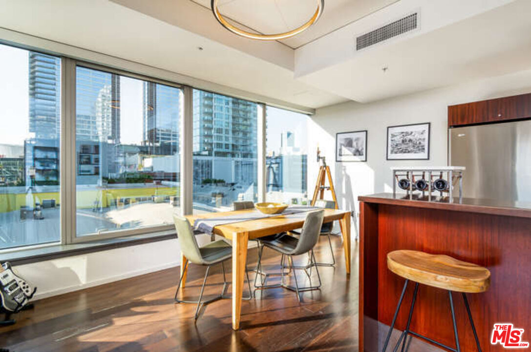 1155 S Grand Ave Unit: 404