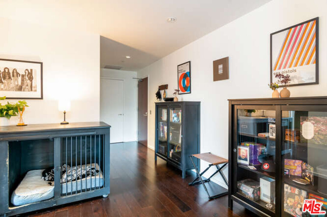 1155 S Grand Ave Unit: 404