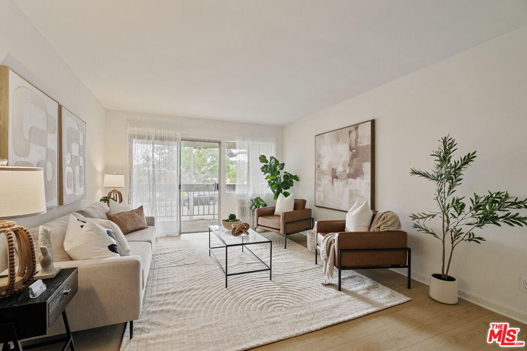 4900 Overland Ave Unit: 205