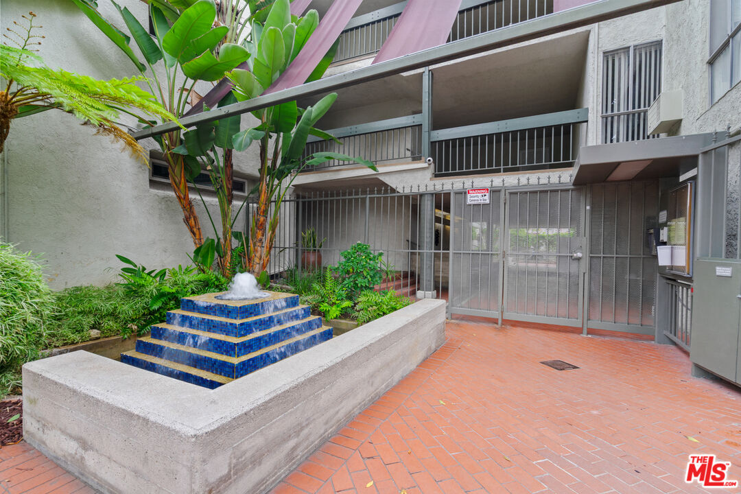 4900 Overland Ave Unit: 205