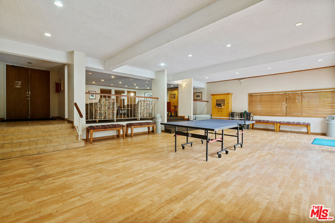 4900 Overland Ave Unit: 205