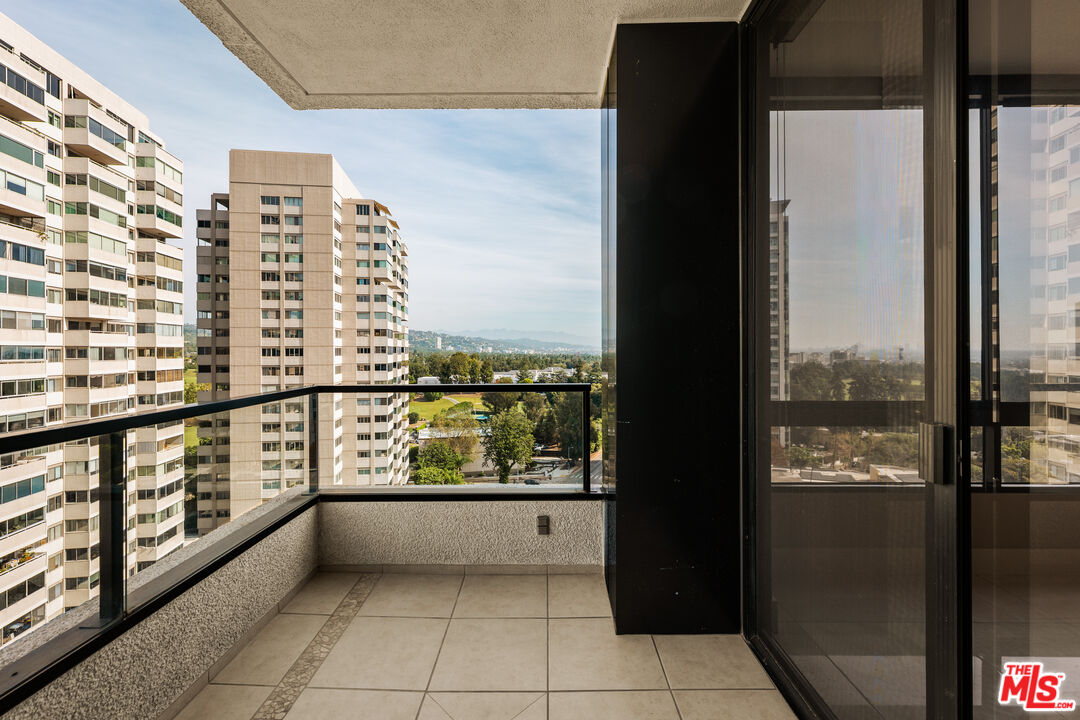 10350 Wilshire Blvd Unit: 901
