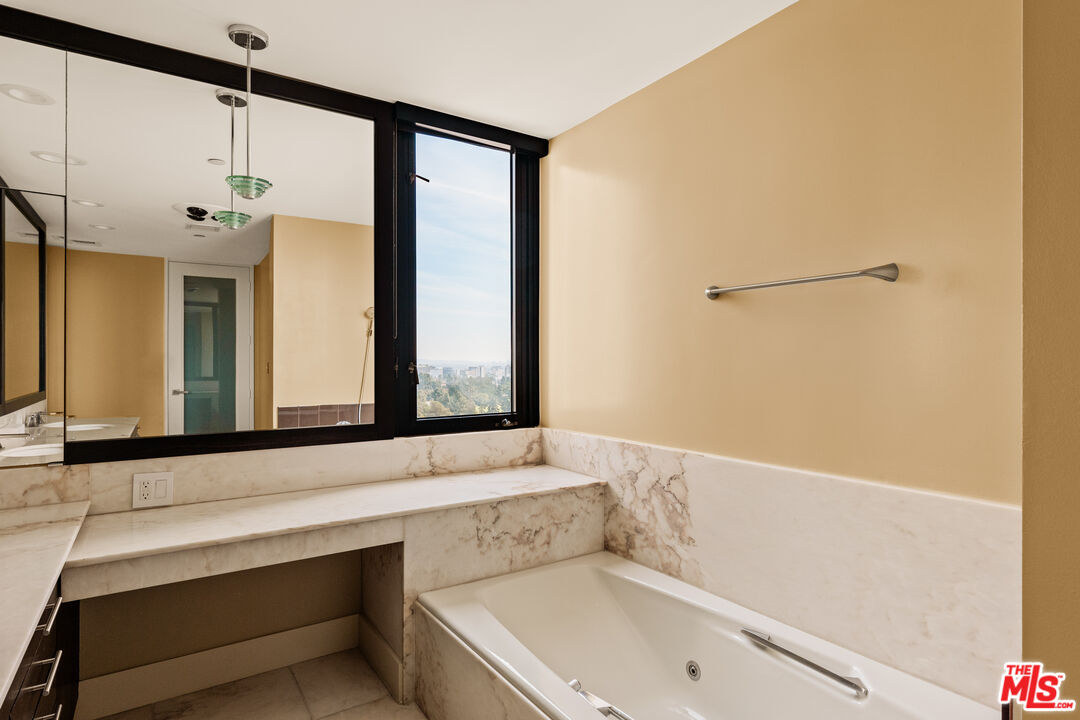 10350 Wilshire Blvd Unit: 901