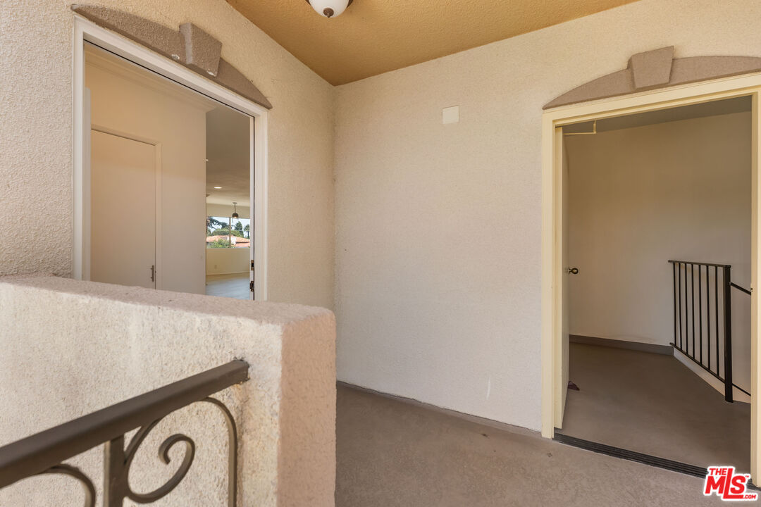 222 7th St Unit: 301