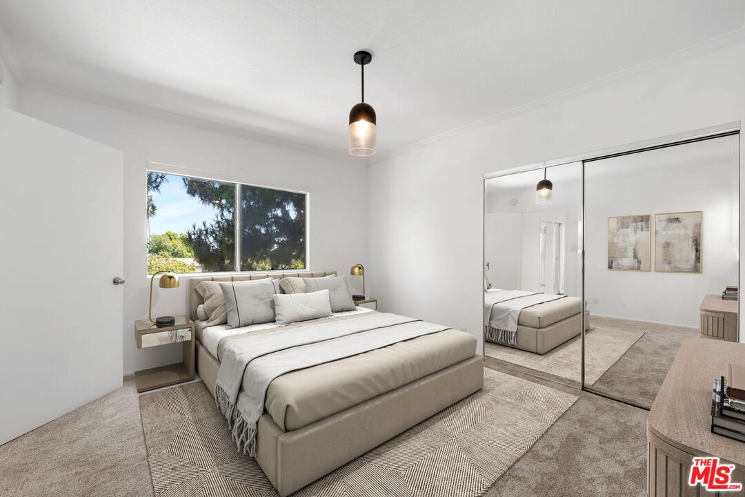 222 7th St Unit: 301