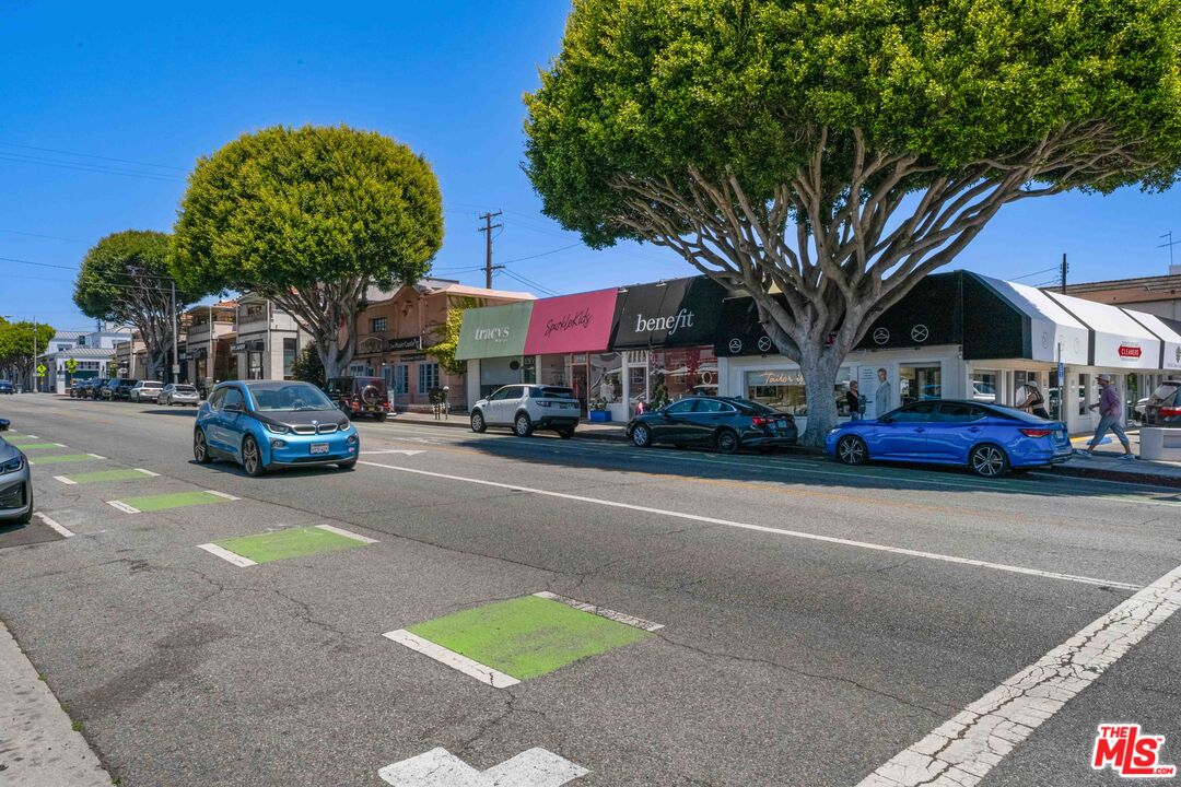 222 7th St Unit: 301