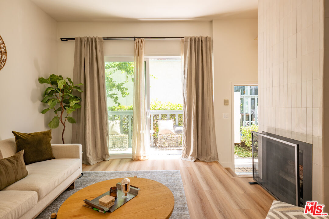 1144 17th St Unit: 6