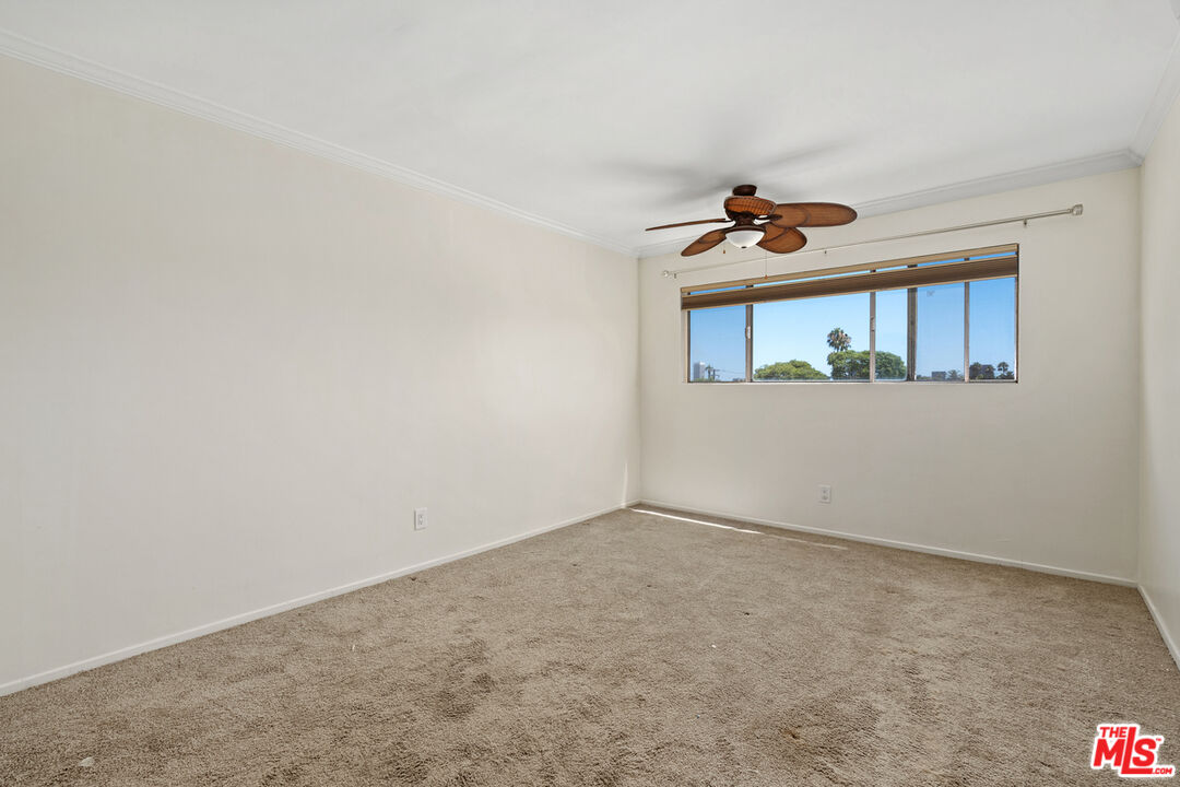 625 N Flores St Unit: 304