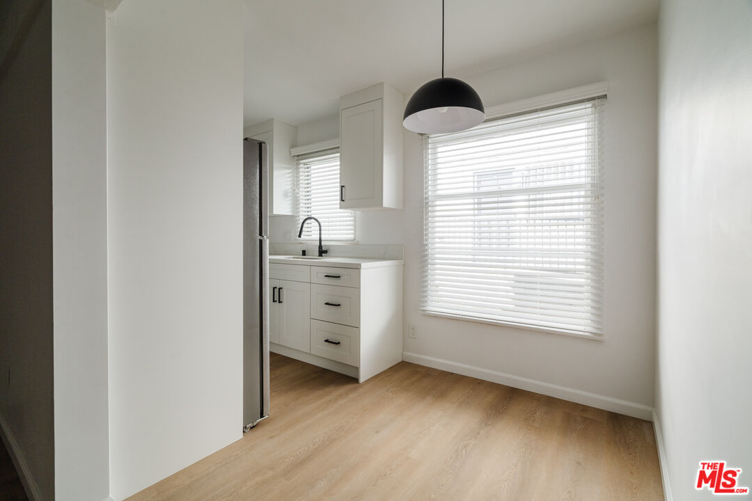 1147 Horn Ave Unit: 2